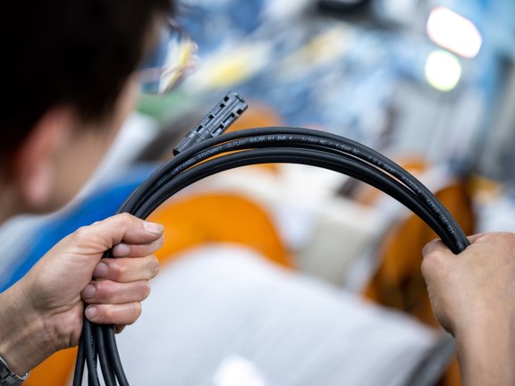Renewable energies are an important future market for LAPP. Here , an ÖLFLEX® solar cable for use in photovoltaic systems.