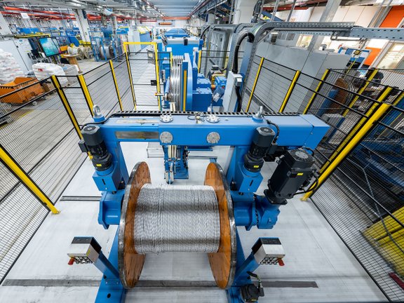 The new tubular strander in the Stuttgart production plant.